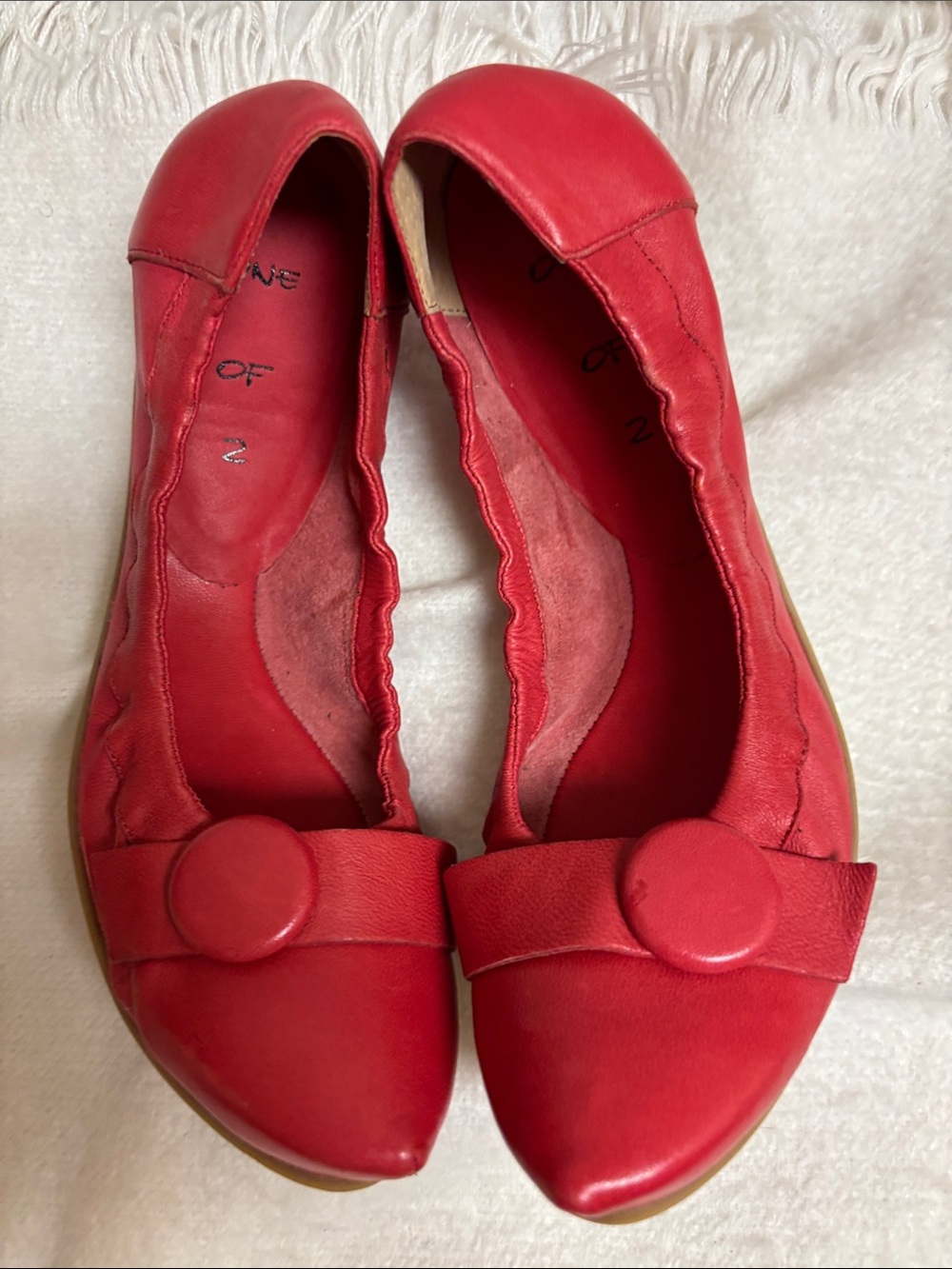 One of 2 Red Flat Leather Point Toe Shoes Sz 41 Button